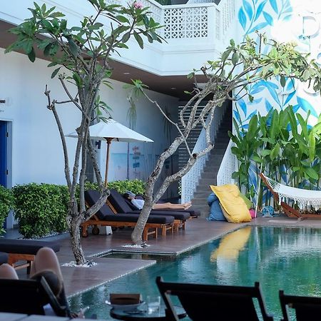 Dip & Doze Living Hostel Canggu Εξωτερικό φωτογραφία